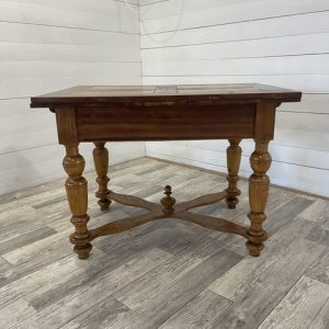 A- 313  Vintage Extendable Table made of Oak +-1920